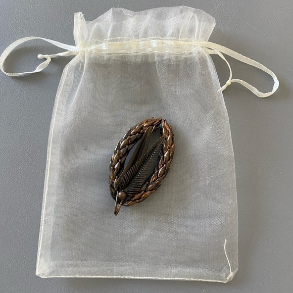 π2/$20 Vintage Leaf Bronze Tone Pendant Or Brooch 2.75β - Picture 2 of 7